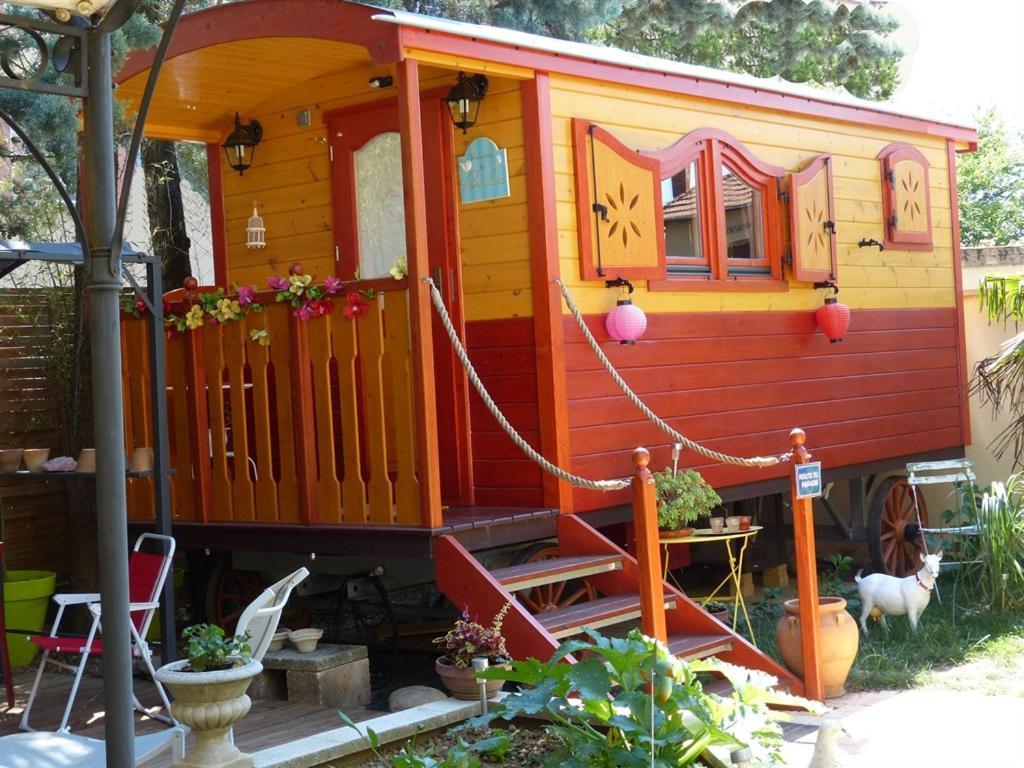 Maison D'Hotes Et Roulotte" Le 6 Bis" Romans-sur-Isère Екстериор снимка