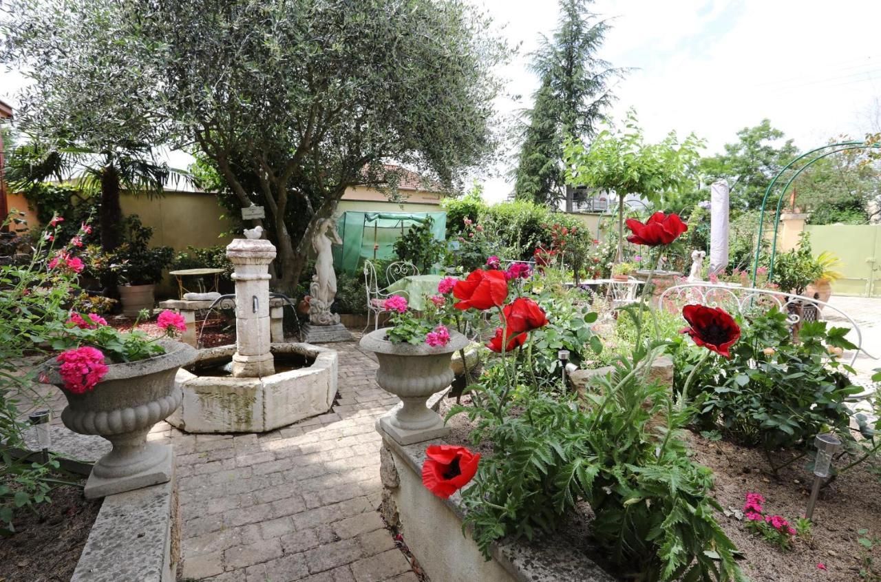 Maison D'Hotes Et Roulotte" Le 6 Bis" Romans-sur-Isère Екстериор снимка